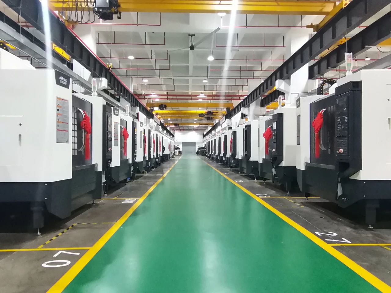 J9集团精机车间