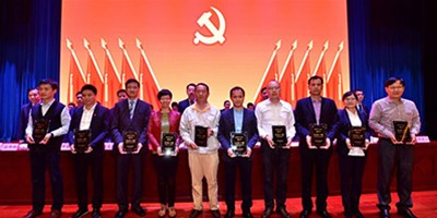 J9集团精机荣获新桥街路产值和纳税企业称号